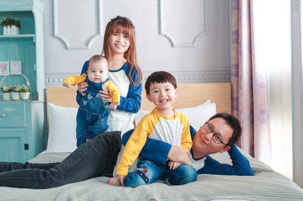 蔡小鹿棚內親子寫真