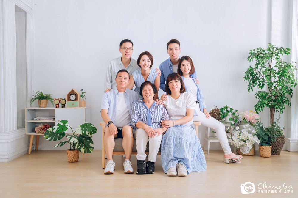 9大1小全家福